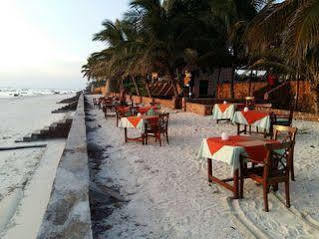 Swahili Villa Coco 2Br Apartment 700M To Beach Mombasa Exterior photo