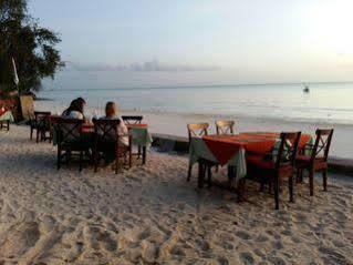 Swahili Villa Coco 2Br Apartment 700M To Beach Mombasa Exterior photo